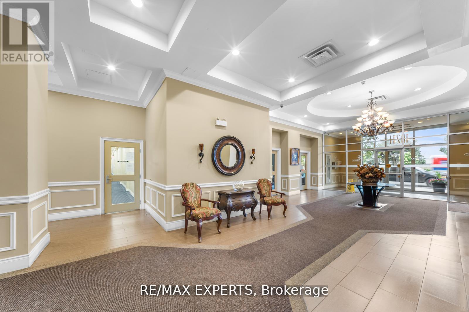 105 - 10211 Keele Street, Vaughan (Maple), Ontario  L6A 4R7 - Photo 3 - N12865408