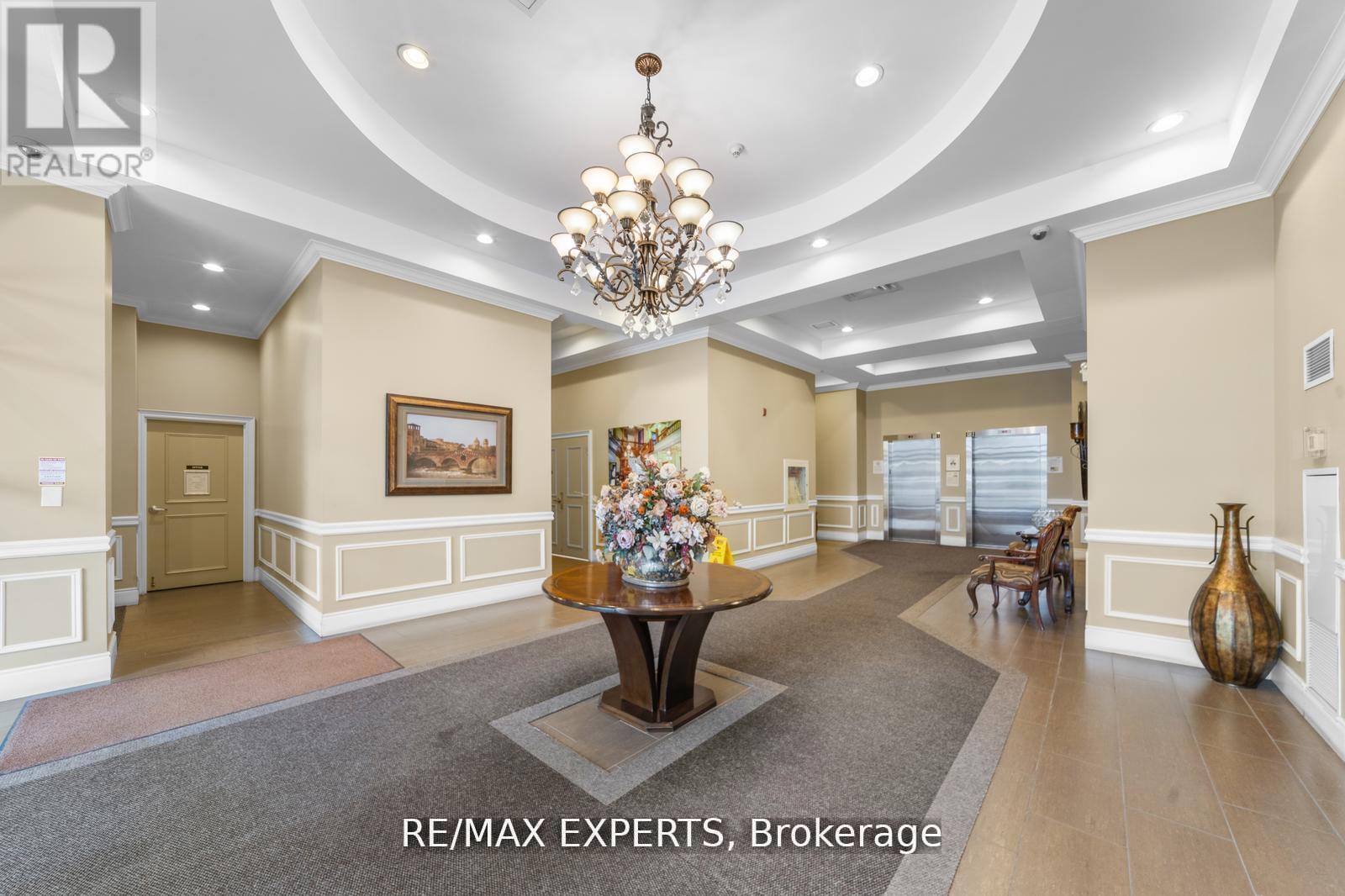 105 - 10211 Keele Street, Vaughan (Maple), Ontario  L6A 4R7 - Photo 4 - N12865408