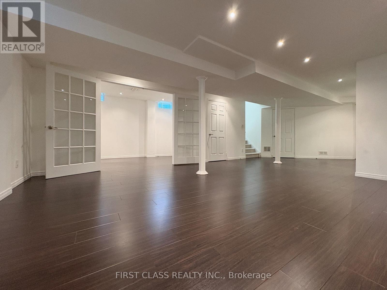 70 Loredana Court, Richmond Hill (Langstaff), Ontario  L4C 0P2 - Photo 13 - N12865482