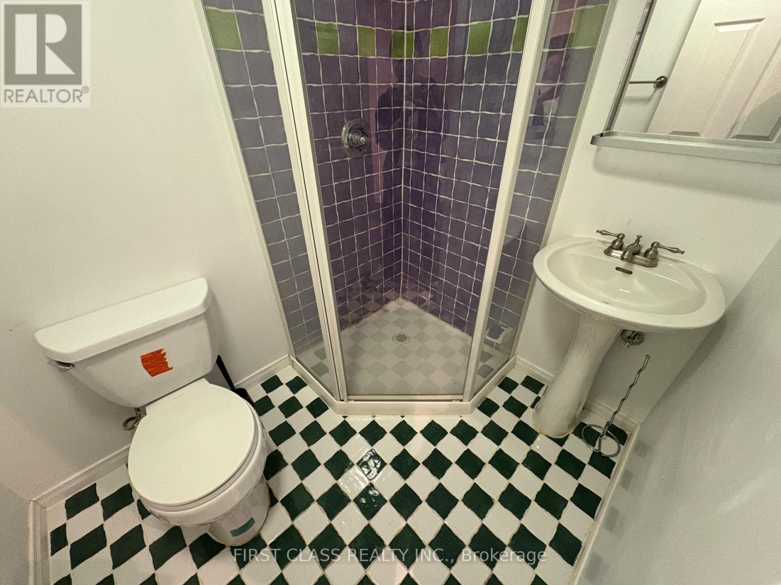 70 Loredana Court, Richmond Hill (Langstaff), Ontario  L4C 0P2 - Photo 14 - N12865482