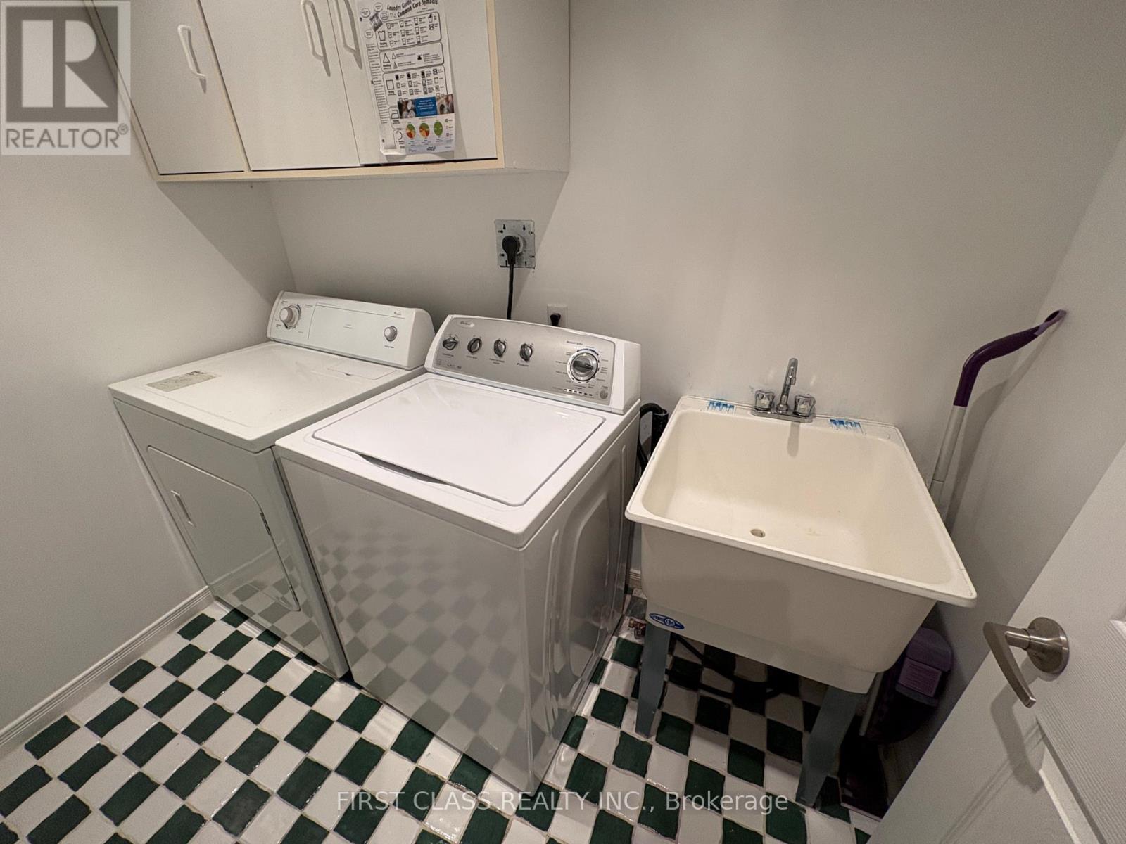 70 Loredana Court, Richmond Hill (Langstaff), Ontario  L4C 0P2 - Photo 15 - N12865482