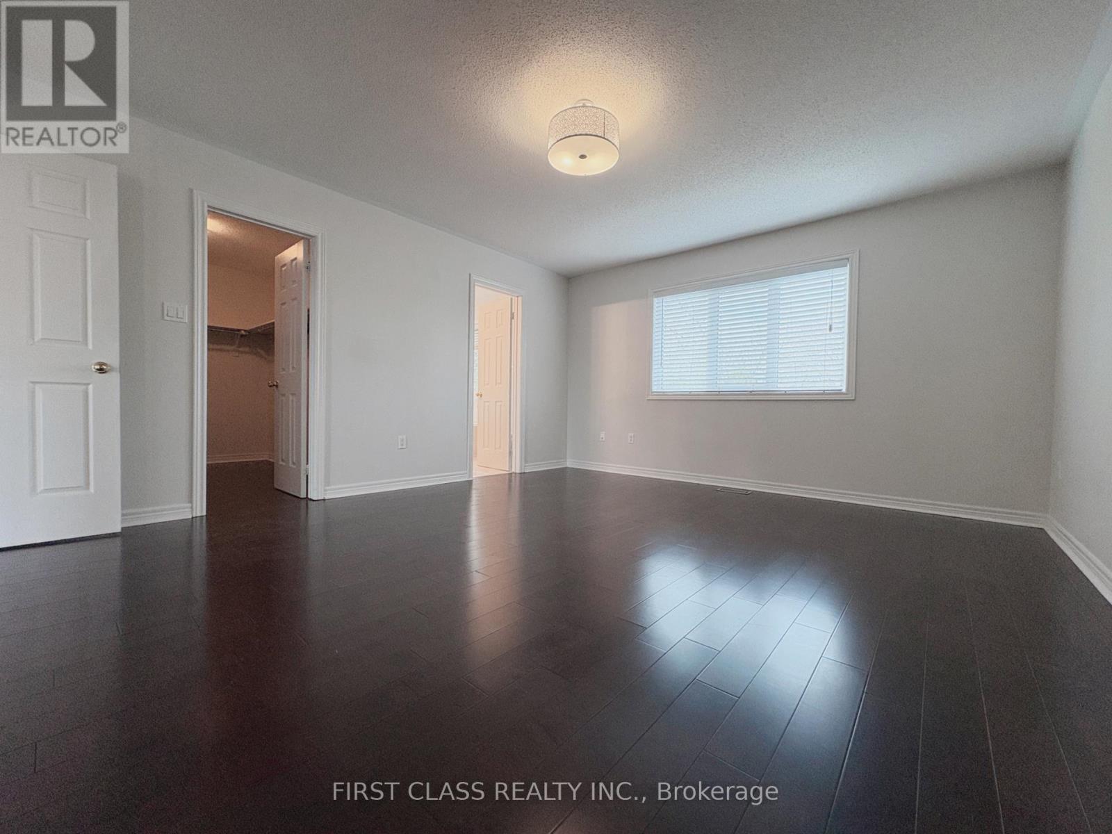 70 Loredana Court, Richmond Hill (Langstaff), Ontario  L4C 0P2 - Photo 9 - N12865482