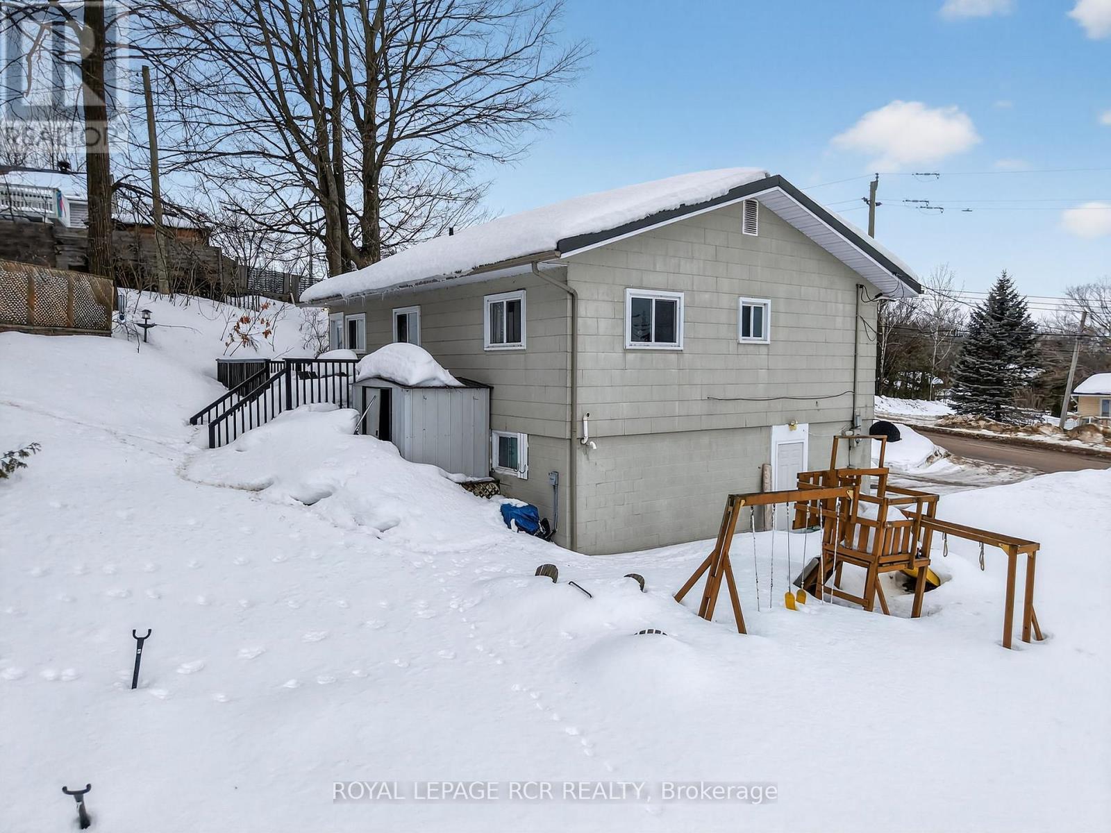 75 Hazel Street, Tay (Waubaushene), Ontario  L0K 2C0 - Photo 18 - S12865228