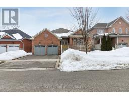 11 EAKINS DRIVE E, Aurora, Ontario