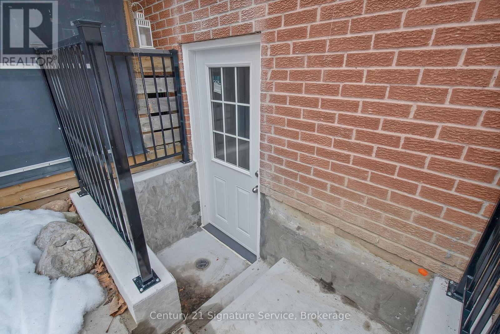 Basement - 6357 Neuchatel Road, Mississauga, Ontario  L5N 2J7 - Photo 5 - W12865204