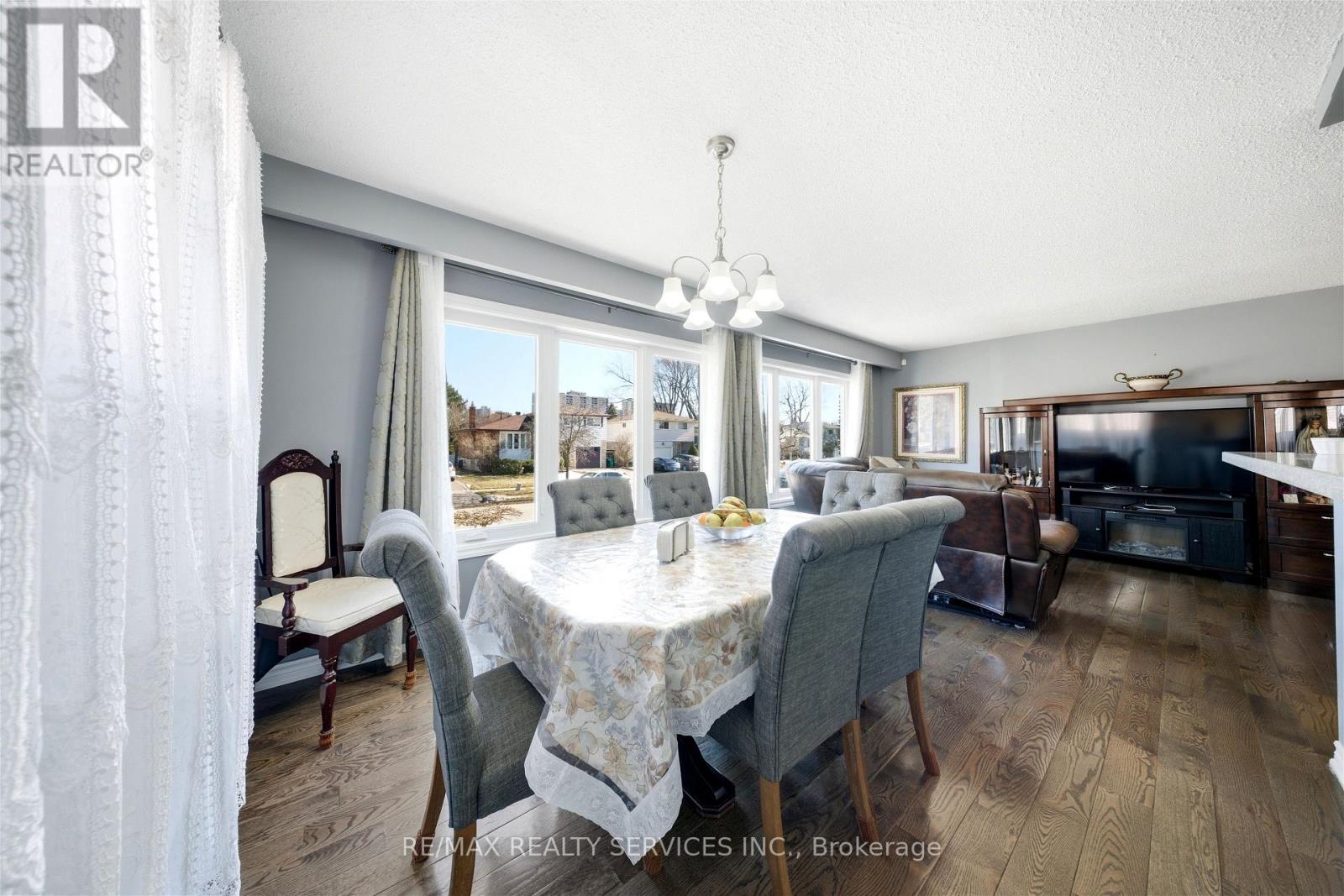 8 Edwin Drive, Brampton, Ontario  L6Y 1A1 - Photo 14 - W12865378