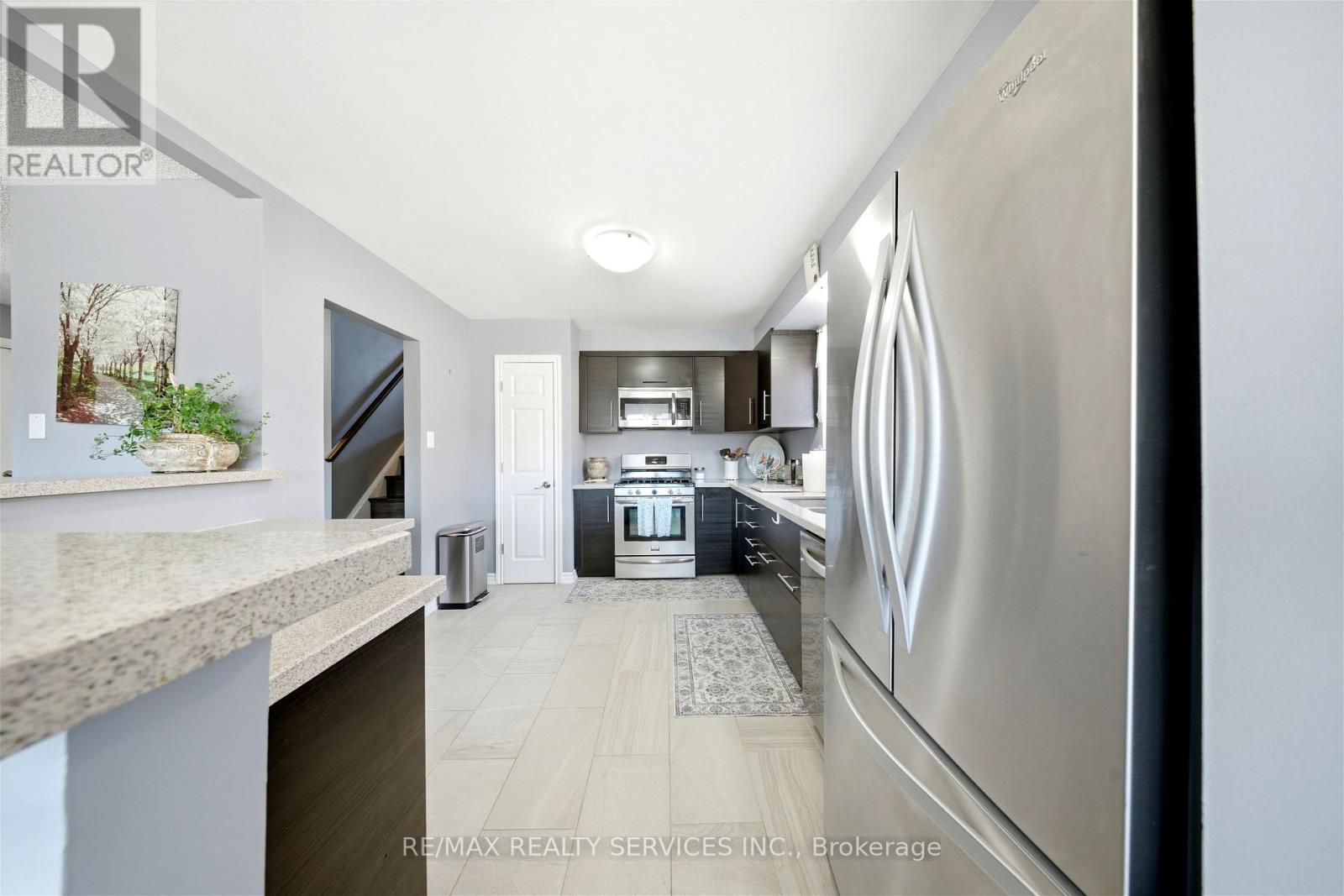 8 Edwin Drive, Brampton, Ontario  L6Y 1A1 - Photo 15 - W12865378