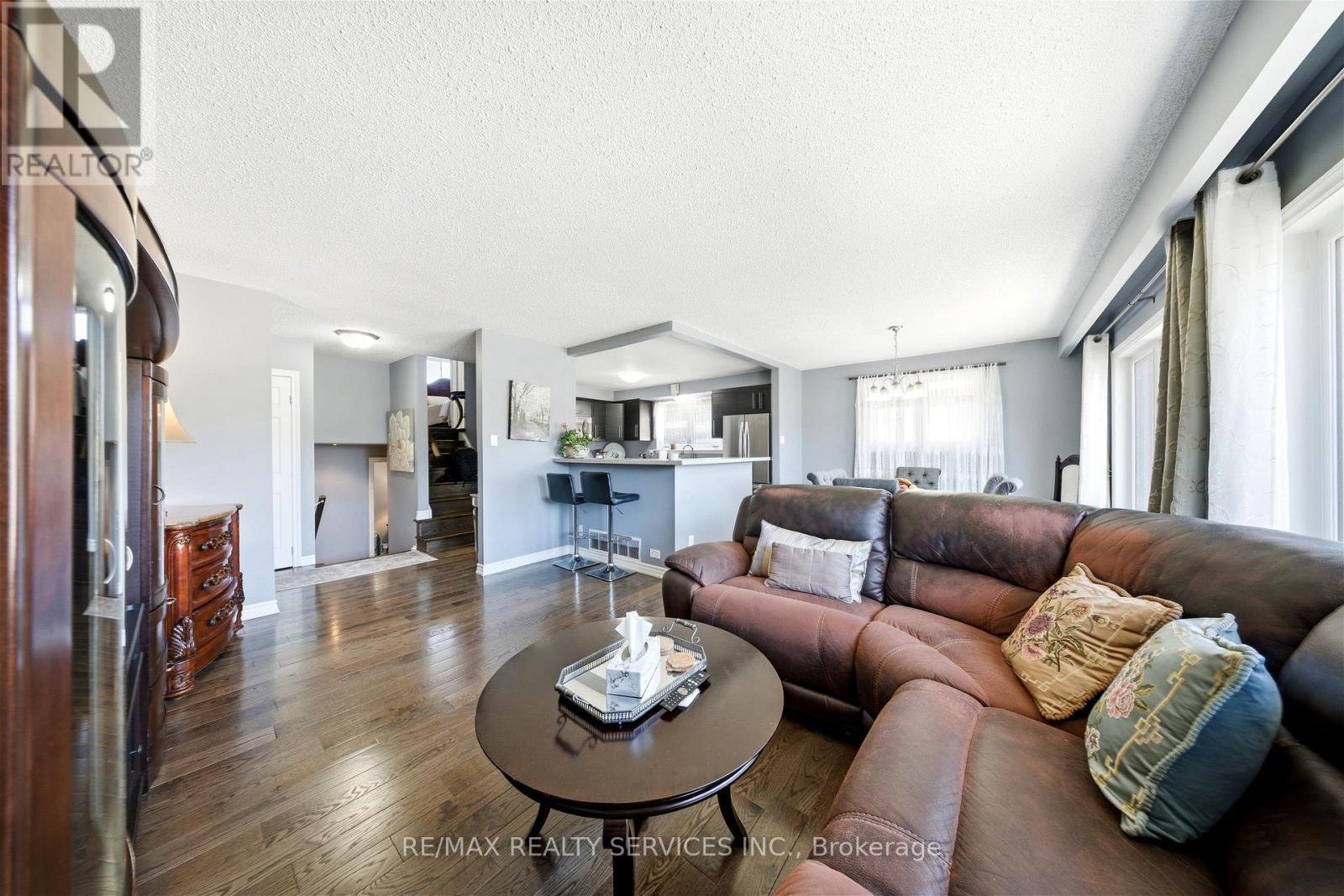 8 Edwin Drive, Brampton, Ontario  L6Y 1A1 - Photo 20 - W12865378