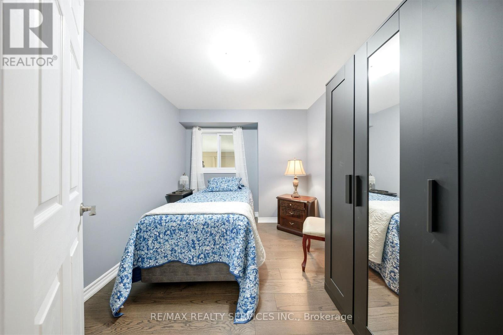 8 Edwin Drive, Brampton, Ontario  L6Y 1A1 - Photo 31 - W12865378