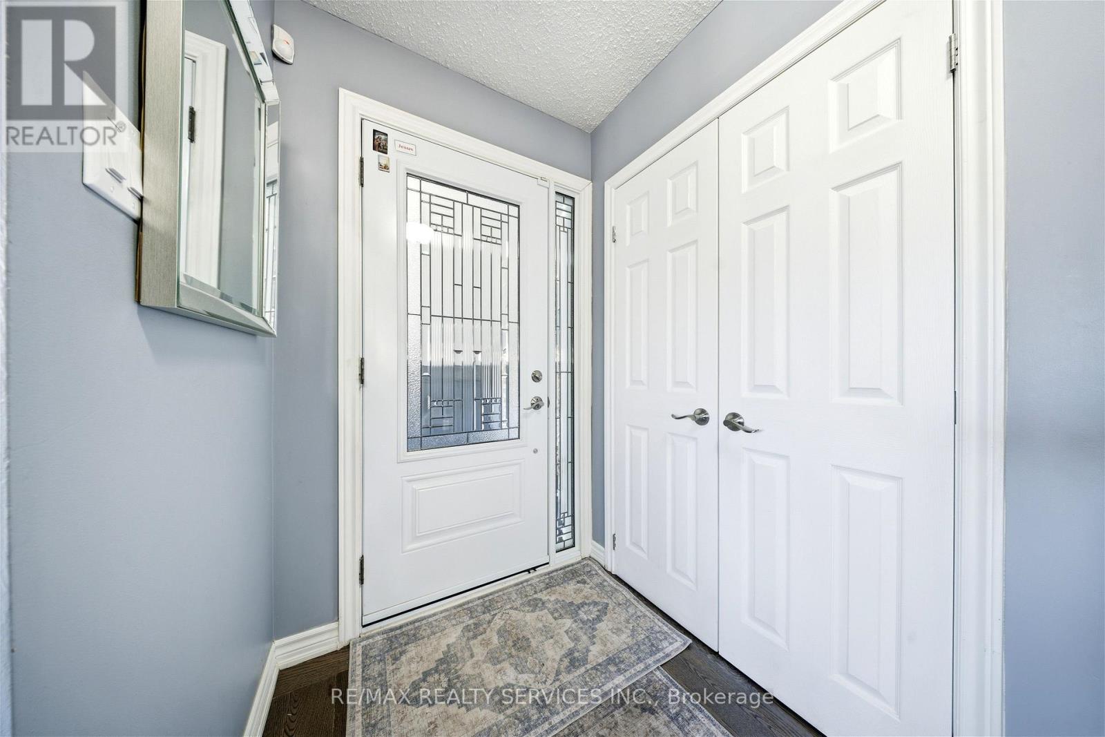 8 Edwin Drive, Brampton, Ontario  L6Y 1A1 - Photo 8 - W12865378