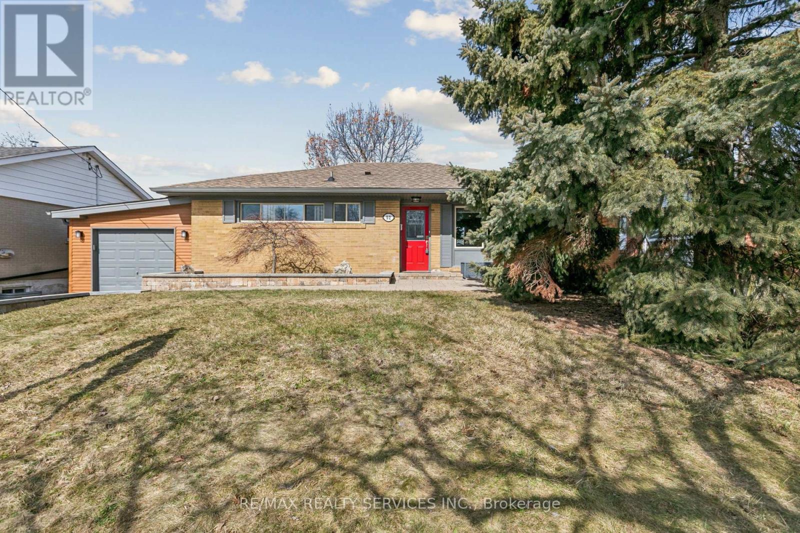 92 ELDOMAR AVENUE, Brampton, Ontario