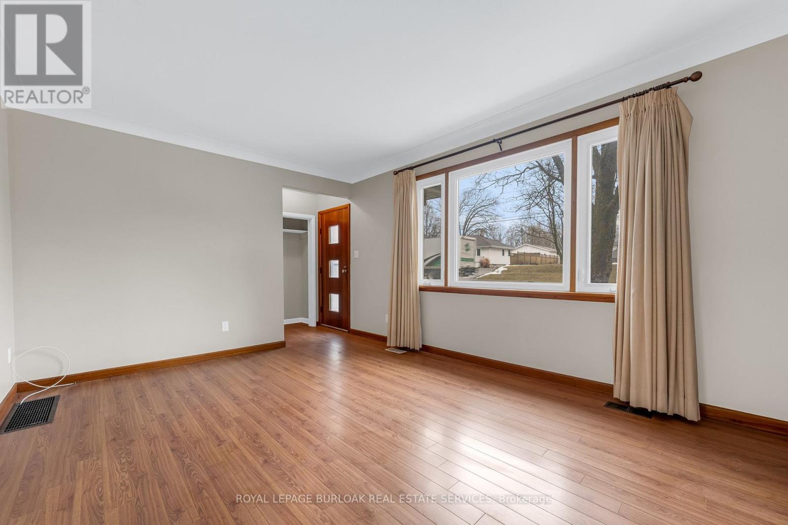 64 Locks Road, Brantford, Ontario  N3S 6Y9 - Photo 5 - X12865274