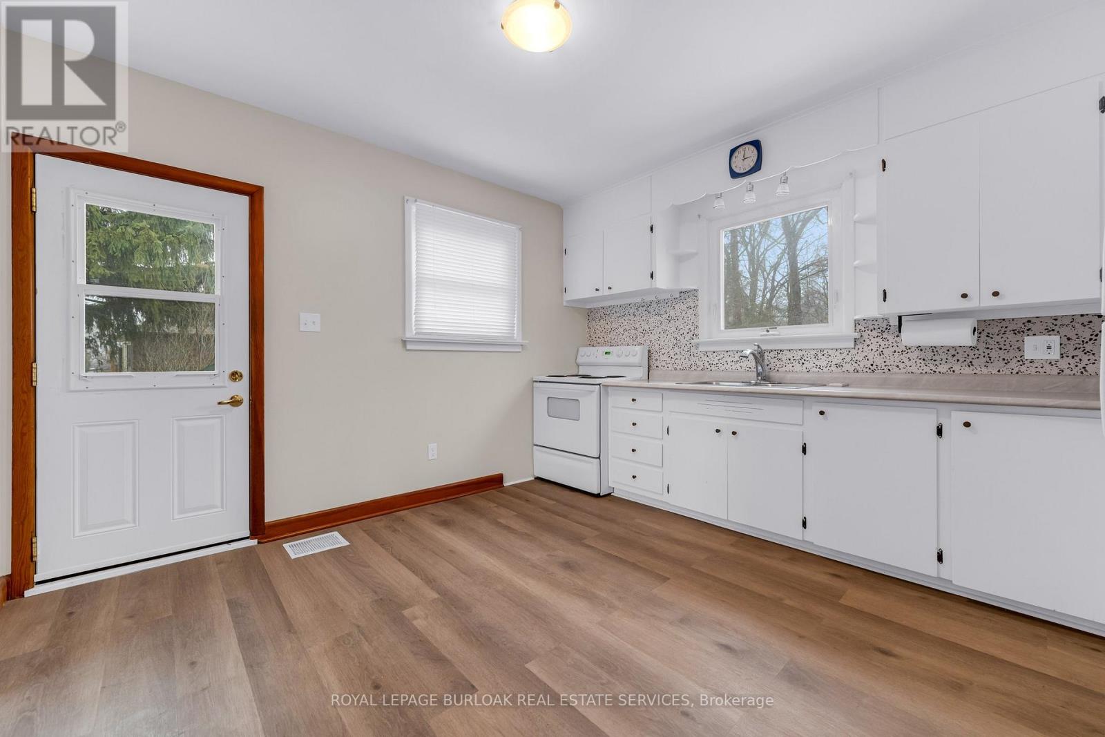 64 Locks Road, Brantford, Ontario  N3S 6Y9 - Photo 8 - X12865274