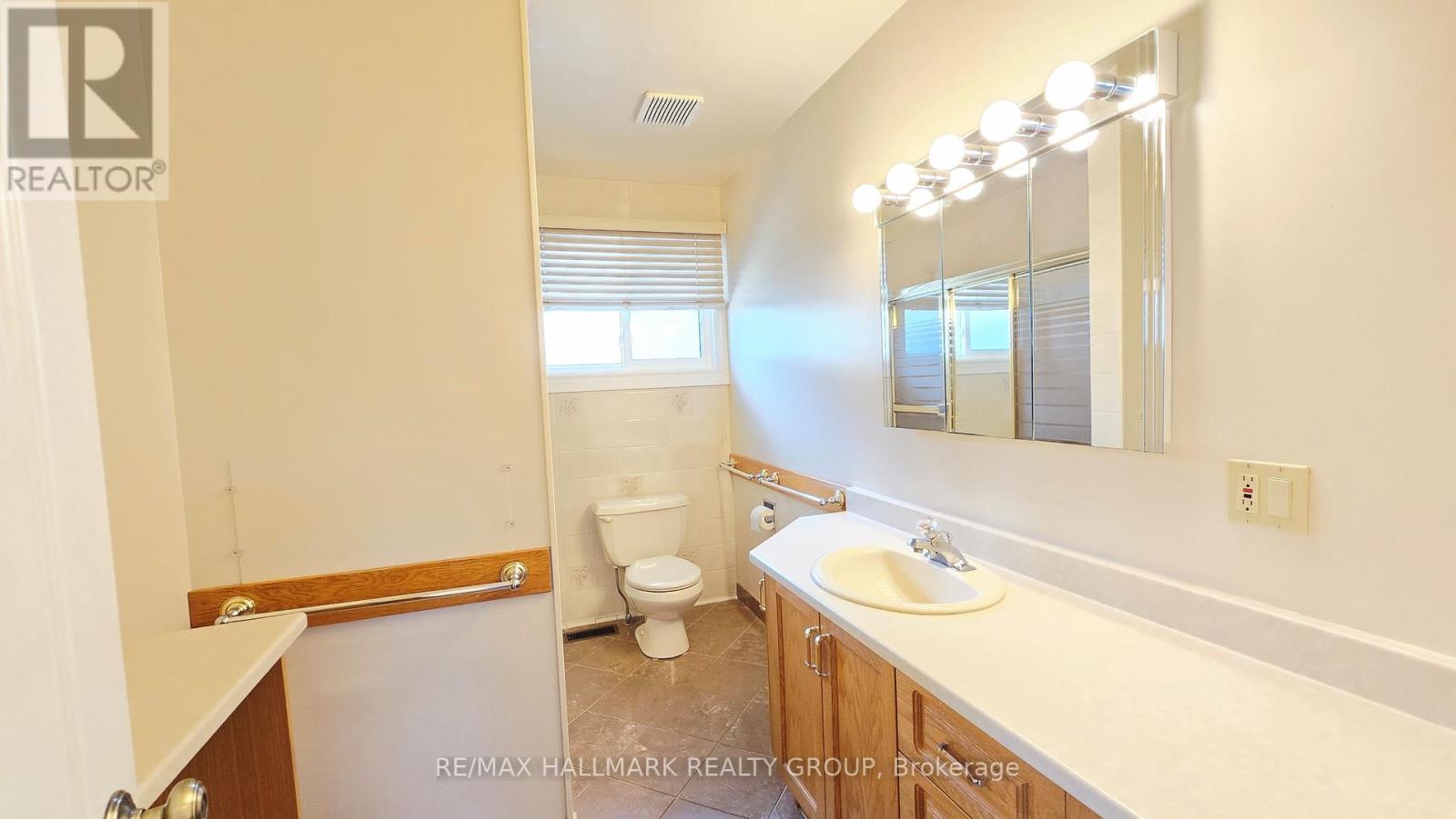 38 Hadley Circle, Ottawa, Ontario  K2H 6N9 - Photo 20 - X12865656