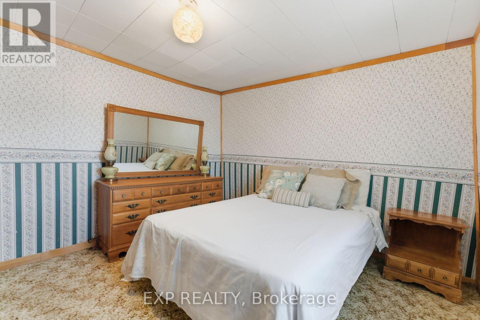 2110 Lajoie Street, Alfred And Plantagenet, Ontario  K0B 1J0 - Photo 33 - X12865696