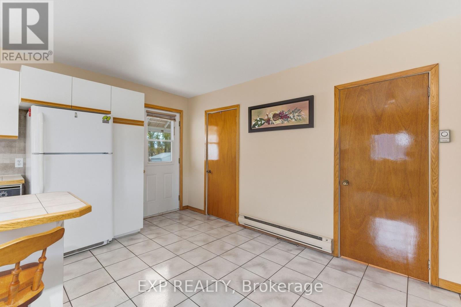 2110 Lajoie Street, Alfred And Plantagenet, Ontario  K0B 1J0 - Photo 9 - X12865696