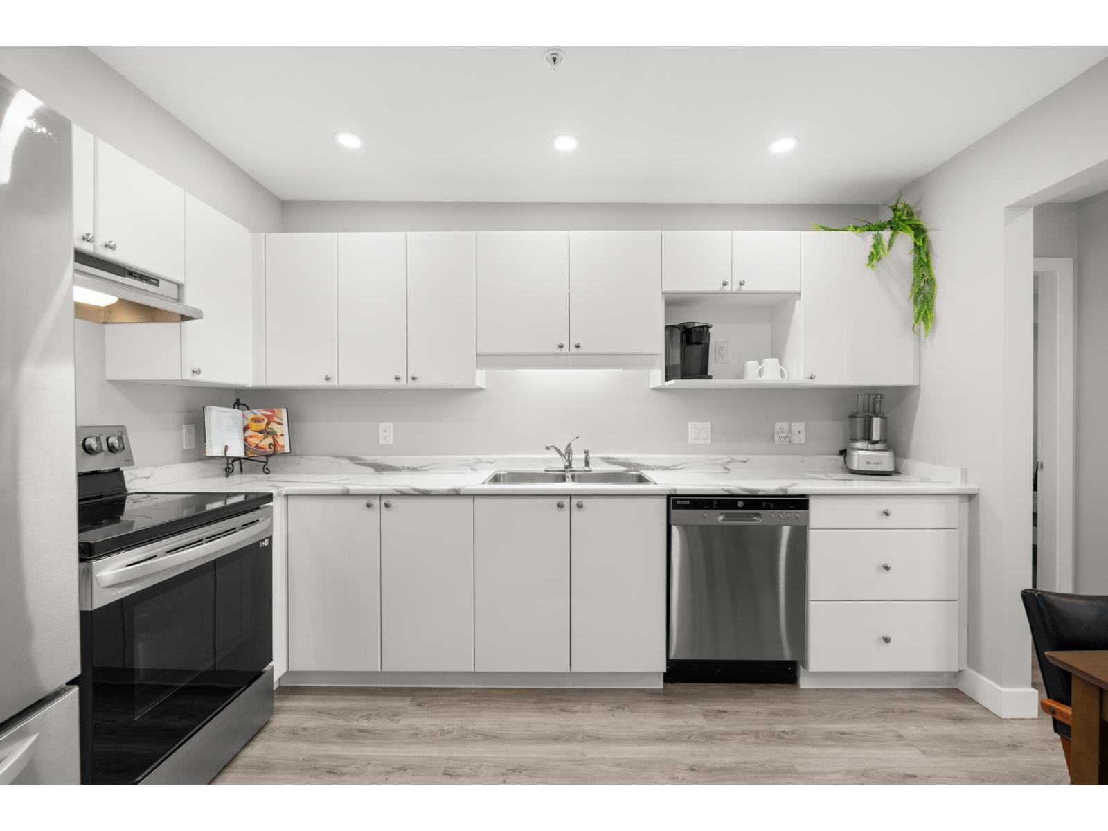 308 15895 84 Avenue, Surrey, British Columbia  V4N 0W7 - Photo 6 - R3097245