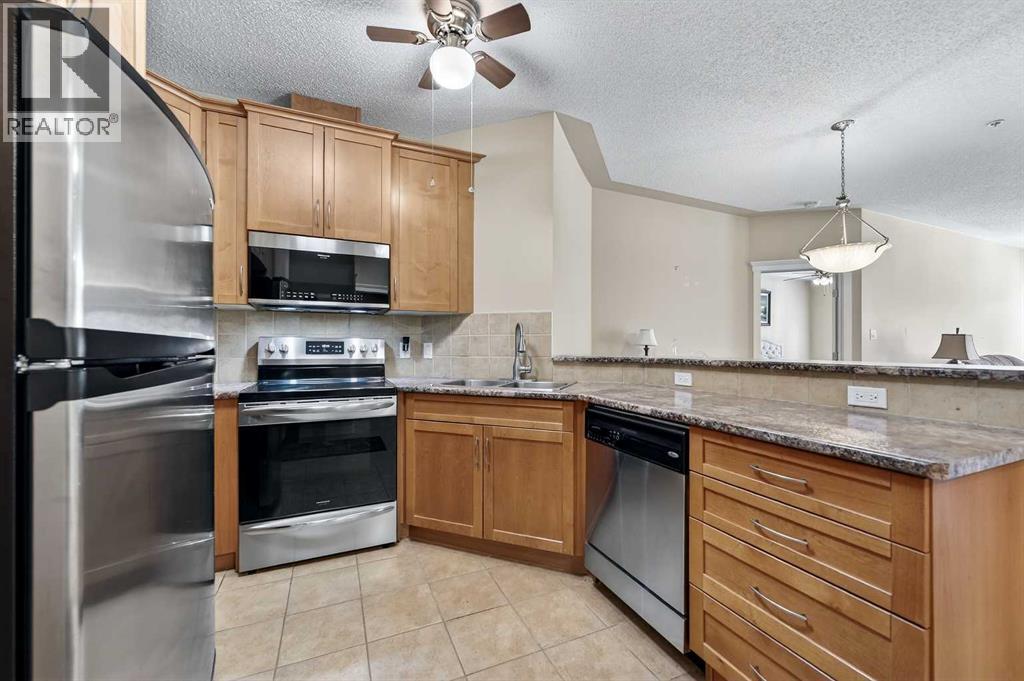 211, 20 Discovery Ridge Close Sw, Calgary, Alberta  T3H 5X4 - Photo 6 - A2285520