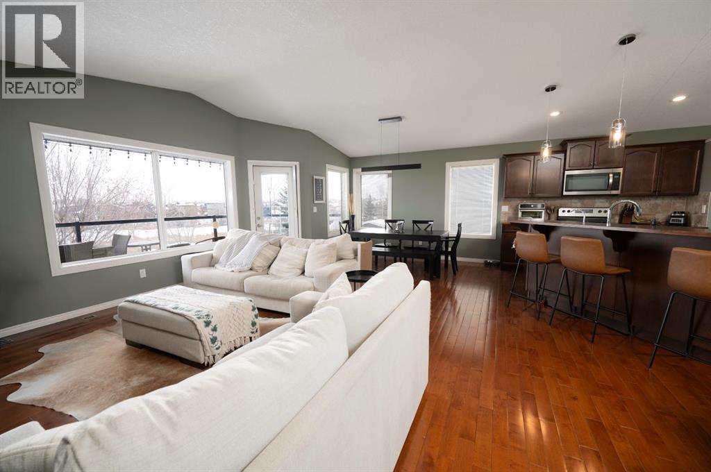 77 Pondside Crescent, Blackfalds, Alberta  T4M 0G3 - Photo 6 - A2290258