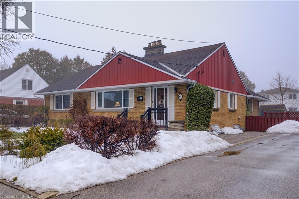 64 The Strand Avenue, Brantford, Ontario  N3R 1Z4 - Photo 2 - 40804911