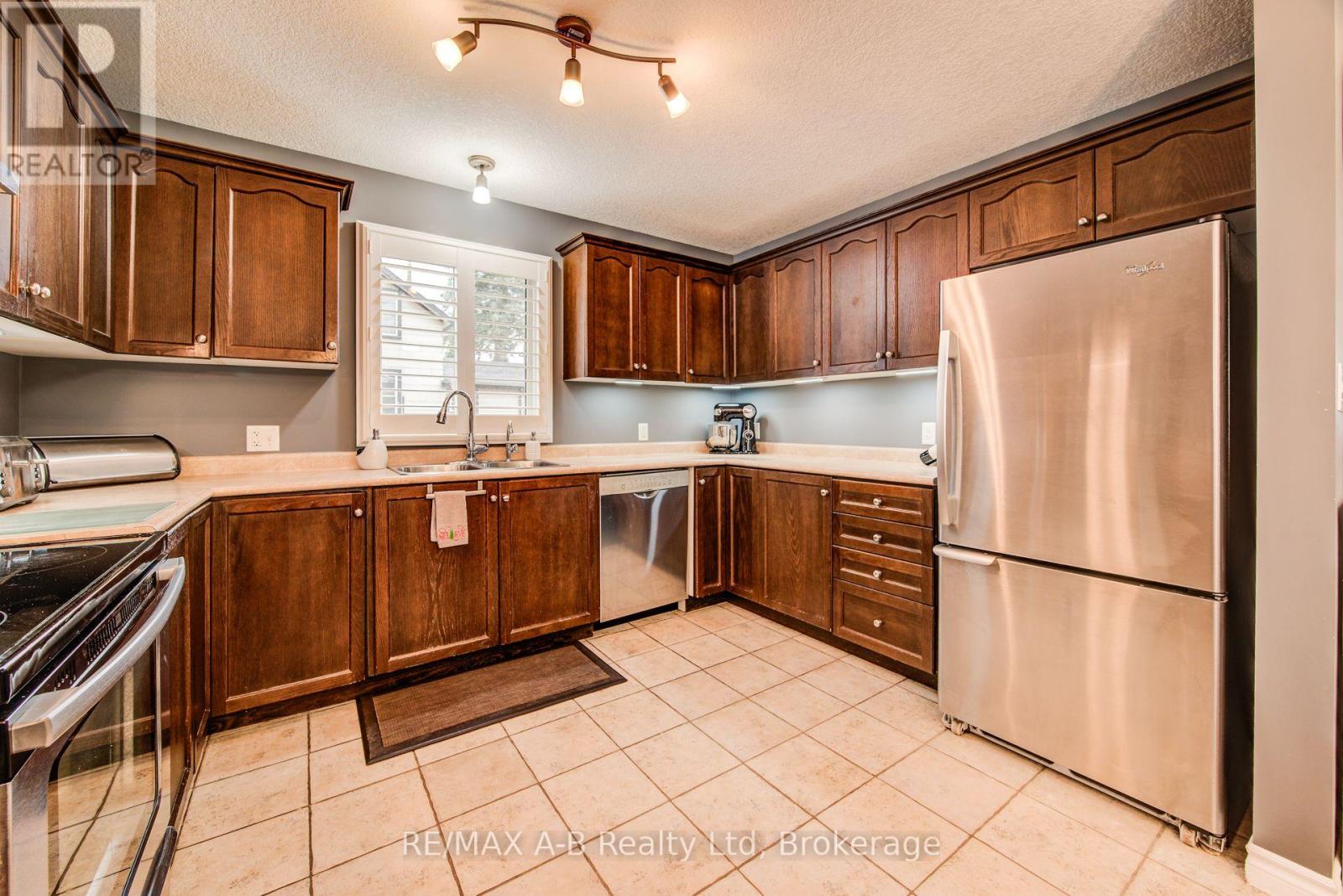 48 Wellington Street, East Zorra-Tavistock, Ontario  N0B 2R0 - Photo 15 - X12547948