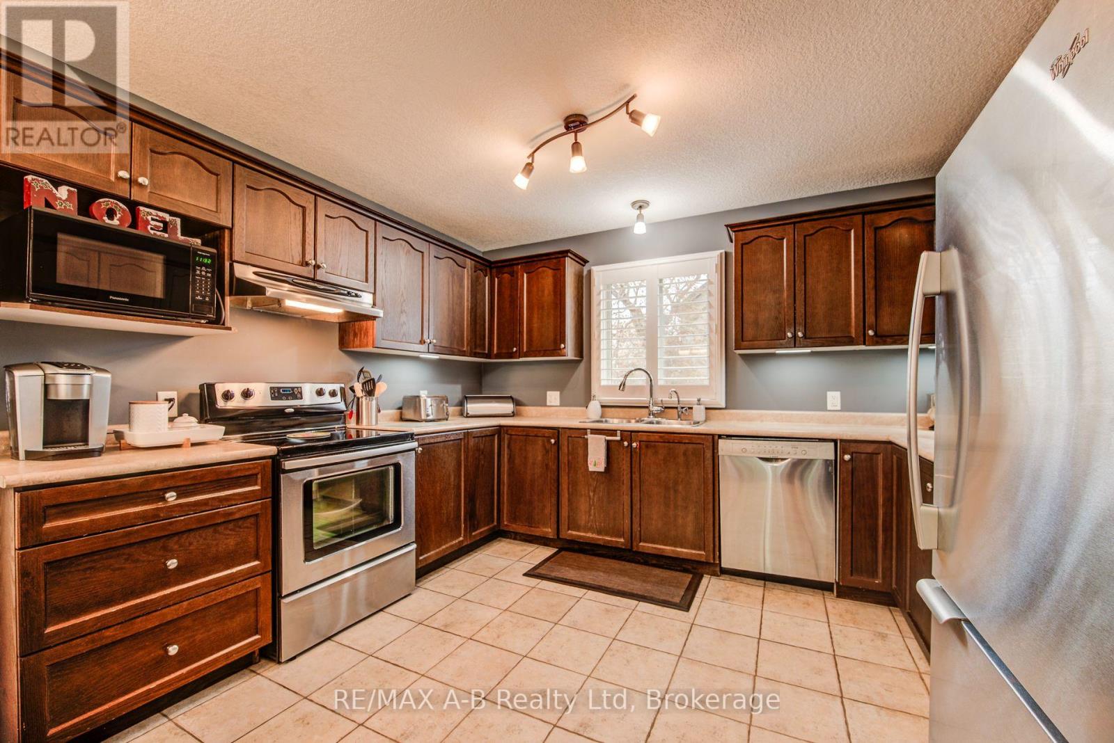 48 Wellington Street, East Zorra-Tavistock, Ontario  N0B 2R0 - Photo 16 - X12547948