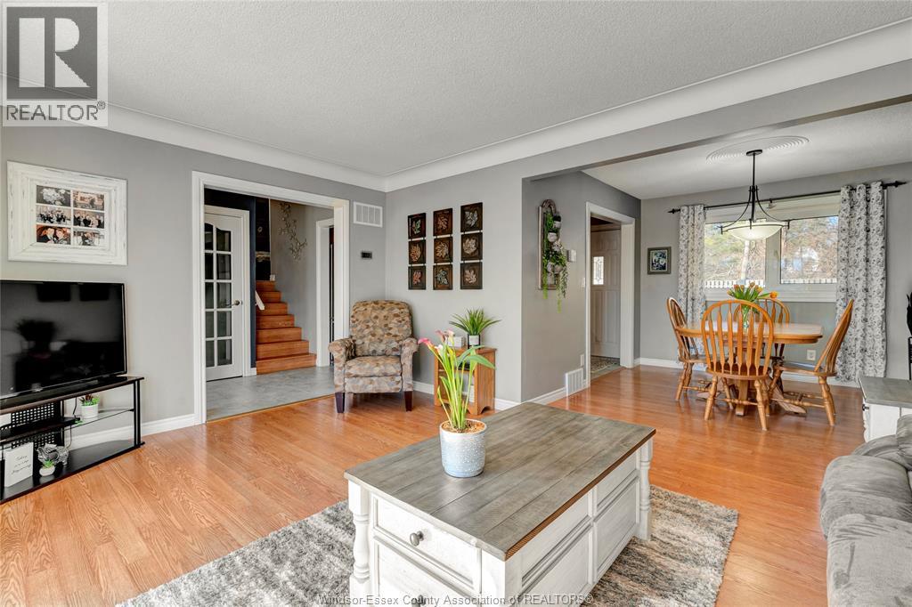 126 Woodlawn Crescent, Kingsville, Ontario  N9Y 1Y6 - Photo 4 - 26004973