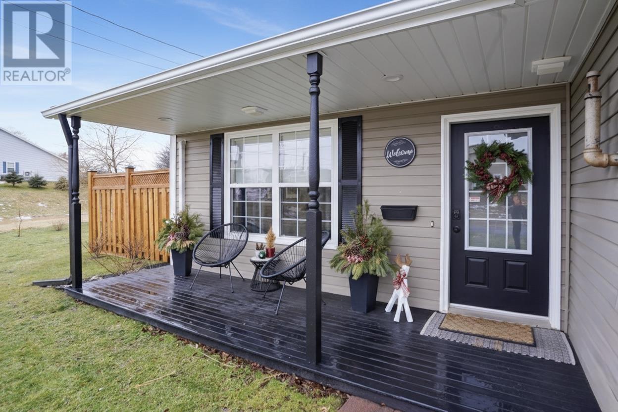 21 Heatherway Drive, Cornwall, Prince Edward Island  C0A 1H0 - Photo 5 - 202604230