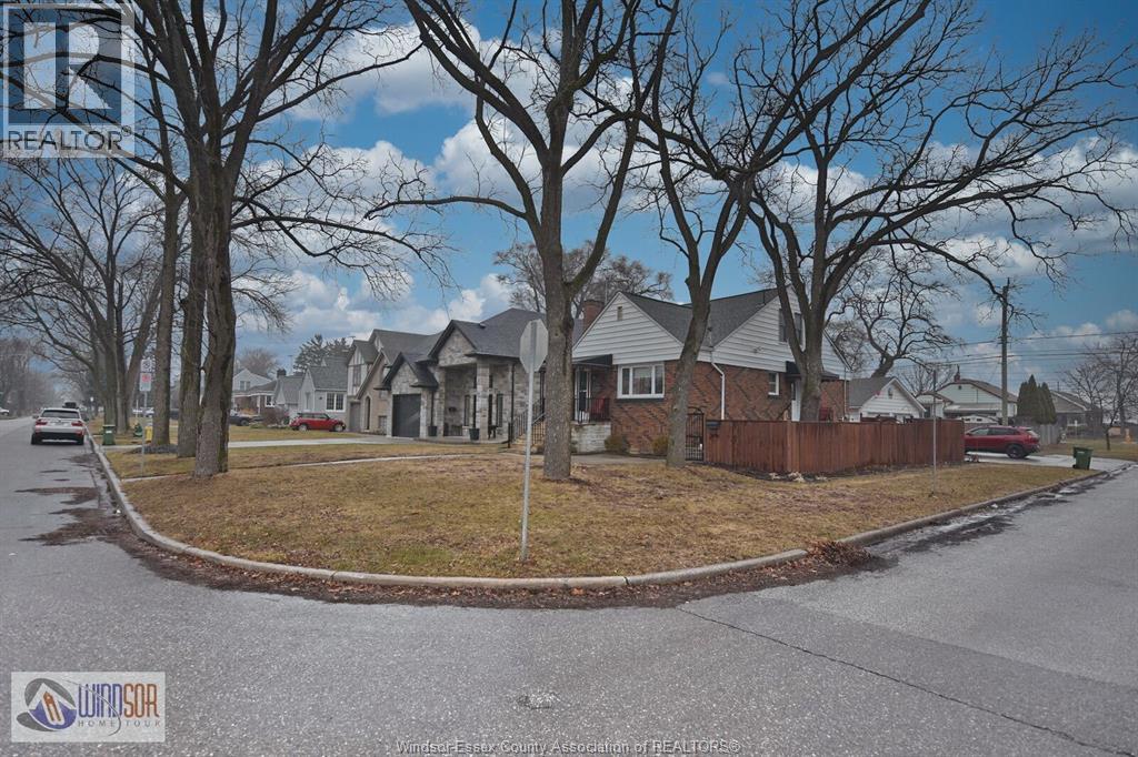 2496 Byng, Windsor, Ontario  N8W 3E8 - Photo 4 - 26004944