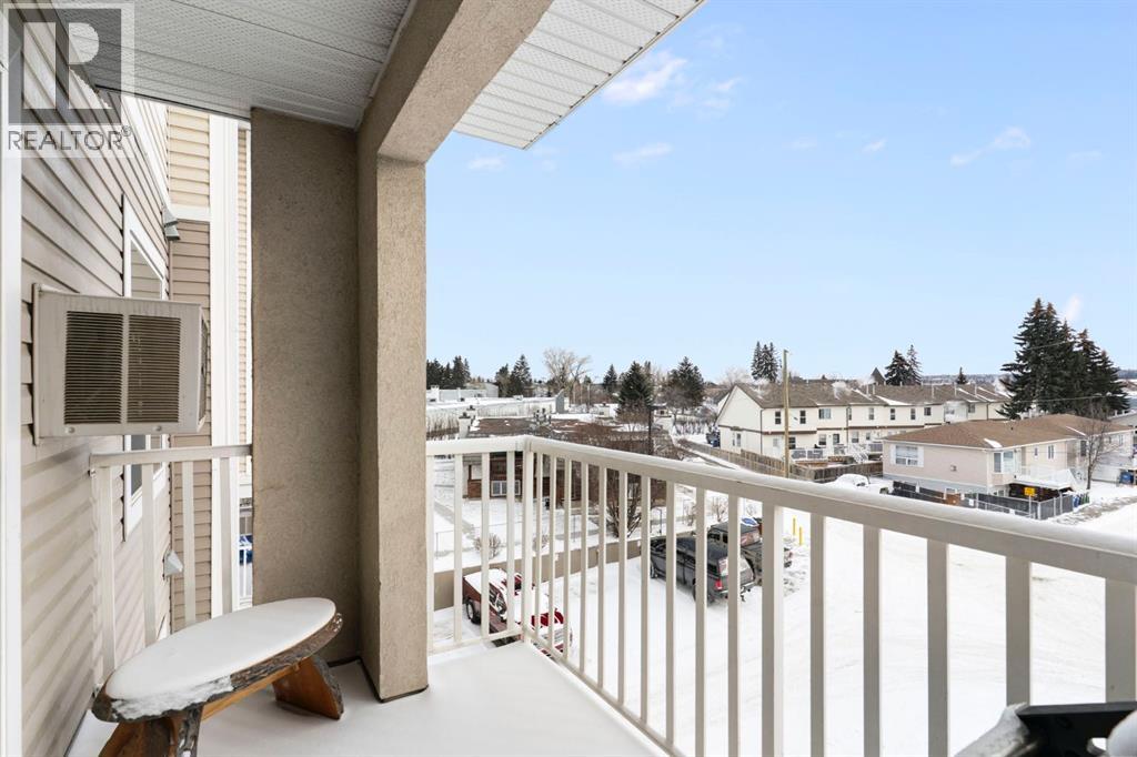 301, 128 Centre Avenue, Cochrane, Alberta  T4C 1Z4 - Photo 14 - A2287535