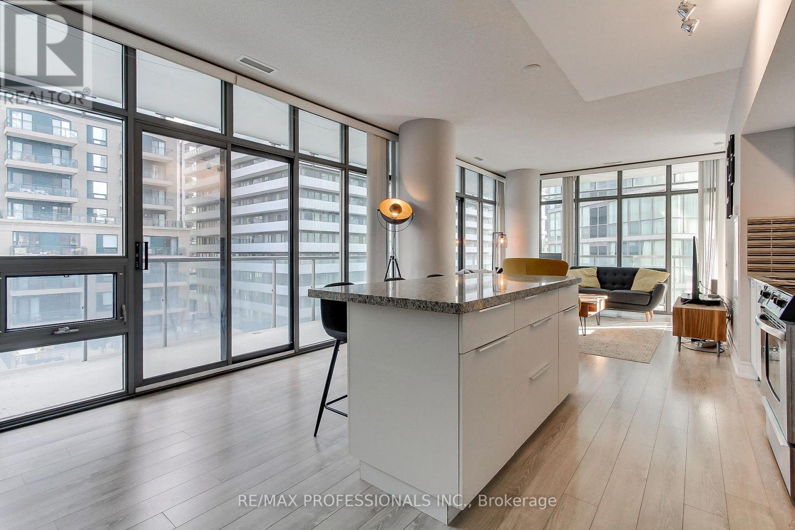 710 - 33 Charles Street E, Toronto, Ontario  M4Y 0A2 - Photo 15 - C12859076