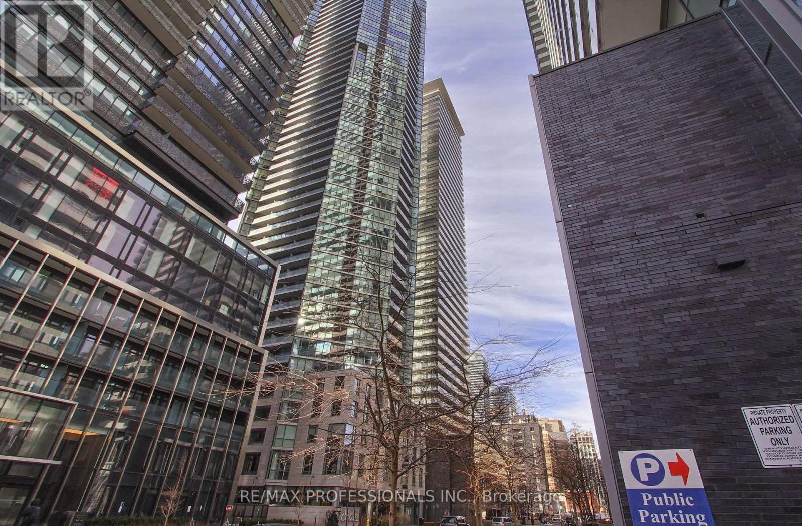 710 - 33 Charles Street E, Toronto, Ontario  M4Y 0A2 - Photo 2 - C12859076