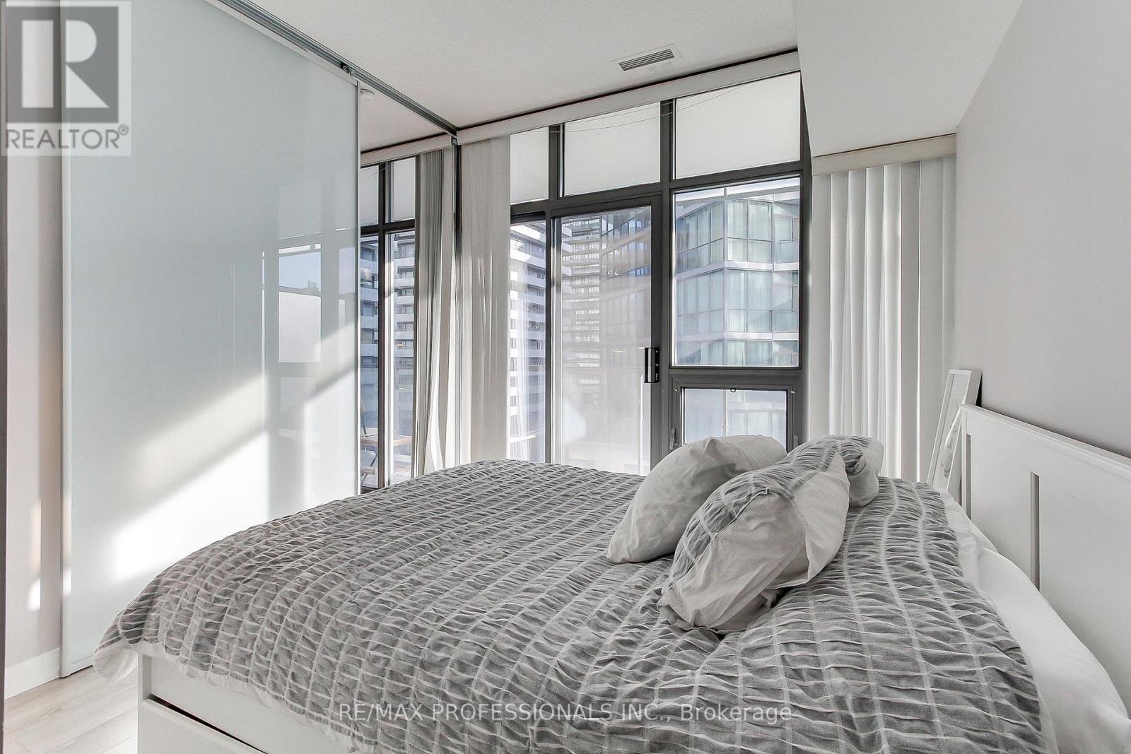 710 - 33 Charles Street E, Toronto, Ontario  M4Y 0A2 - Photo 24 - C12859076