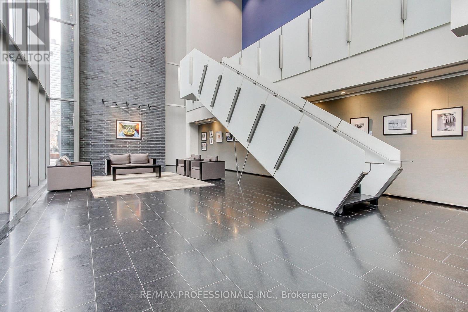 710 - 33 Charles Street E, Toronto, Ontario  M4Y 0A2 - Photo 5 - C12859076