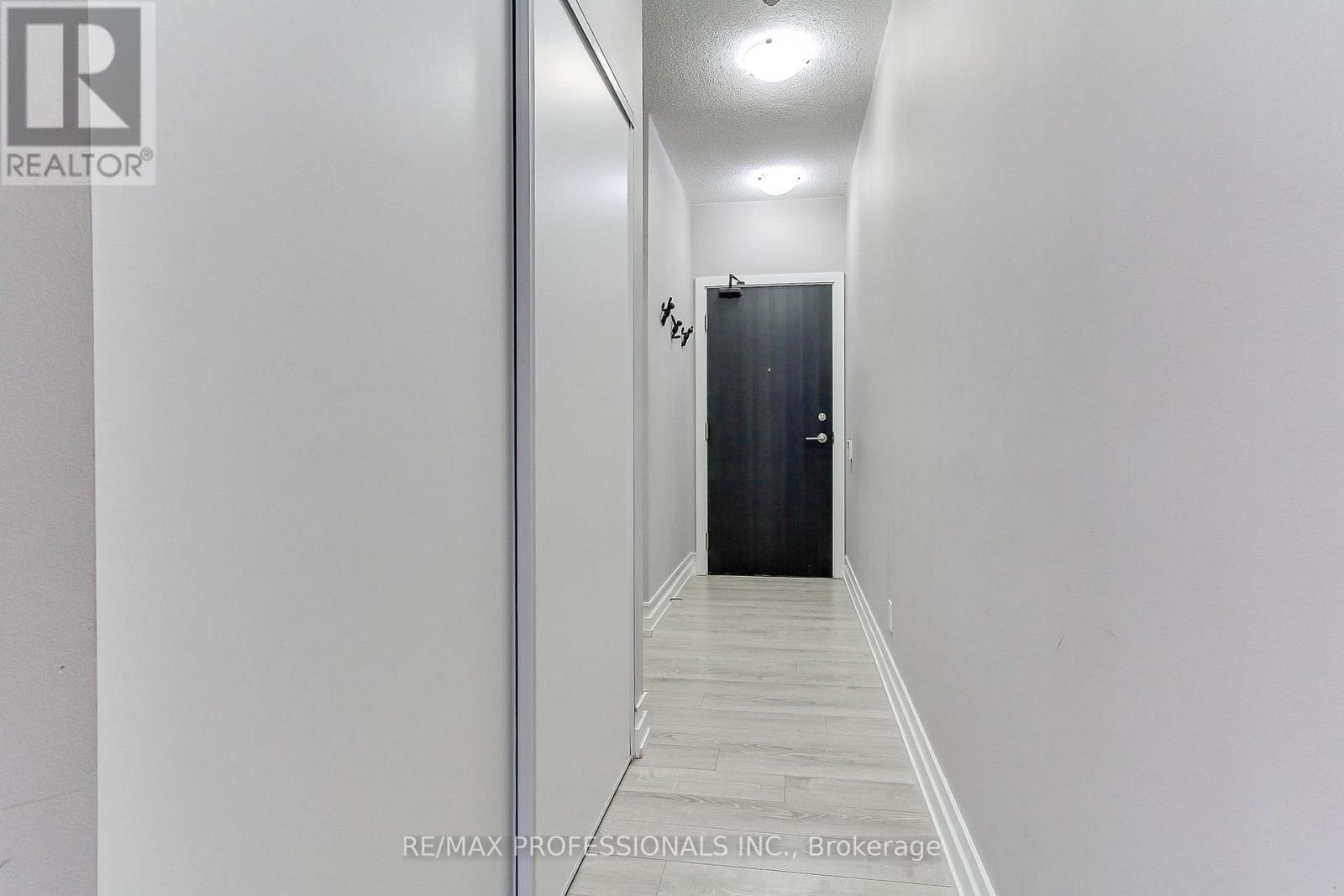 710 - 33 Charles Street E, Toronto, Ontario  M4Y 0A2 - Photo 8 - C12859076