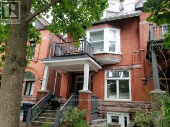 2 - 129 WALMER ROAD, Toronto, Ontario