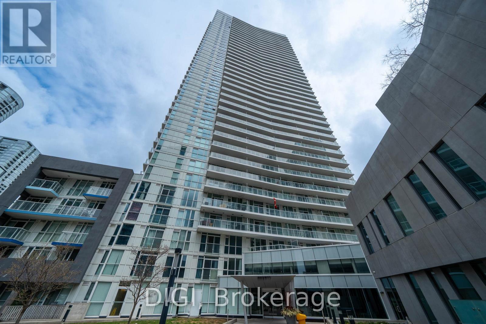 915 - 75 QUEENS WHARF ROAD, Toronto, Ontario