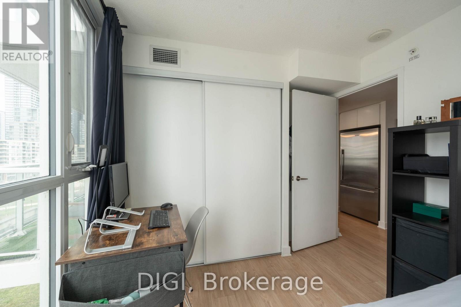 915 - 75 Queens Wharf Road, Toronto, Ontario  M5V 0J8 - Photo 10 - C12865692