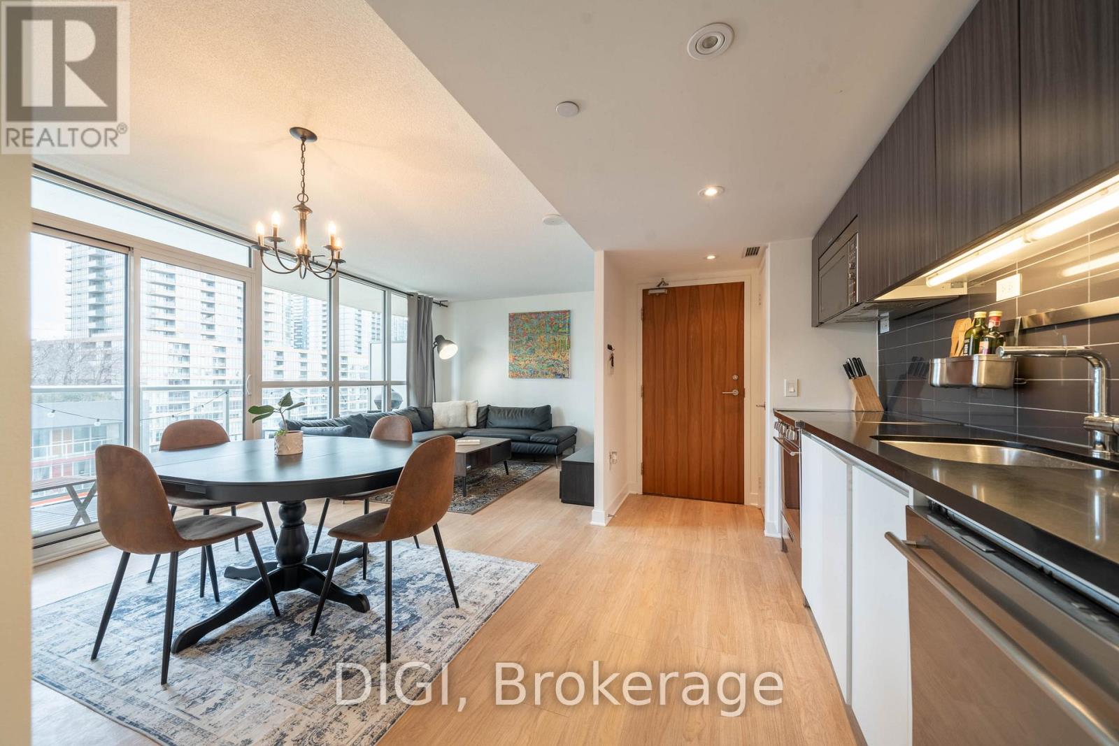 915 - 75 Queens Wharf Road, Toronto, Ontario  M5V 0J8 - Photo 3 - C12865692