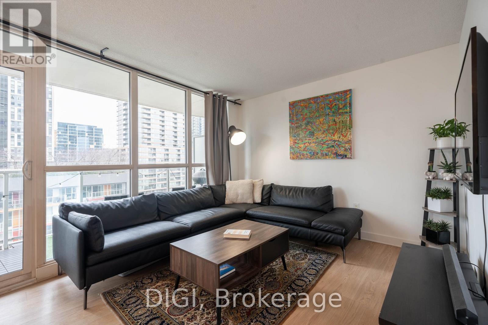 915 - 75 Queens Wharf Road, Toronto, Ontario  M5V 0J8 - Photo 4 - C12865692