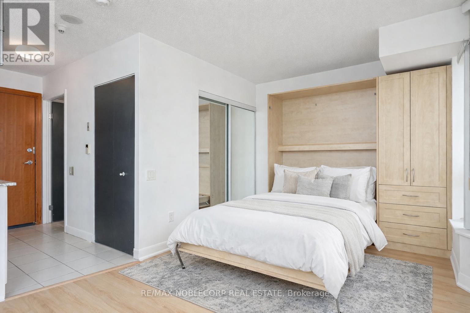 2109 - 33 Sheppard Avenue E, Toronto, Ontario  M2N 7K1 - Photo 10 - C12865762