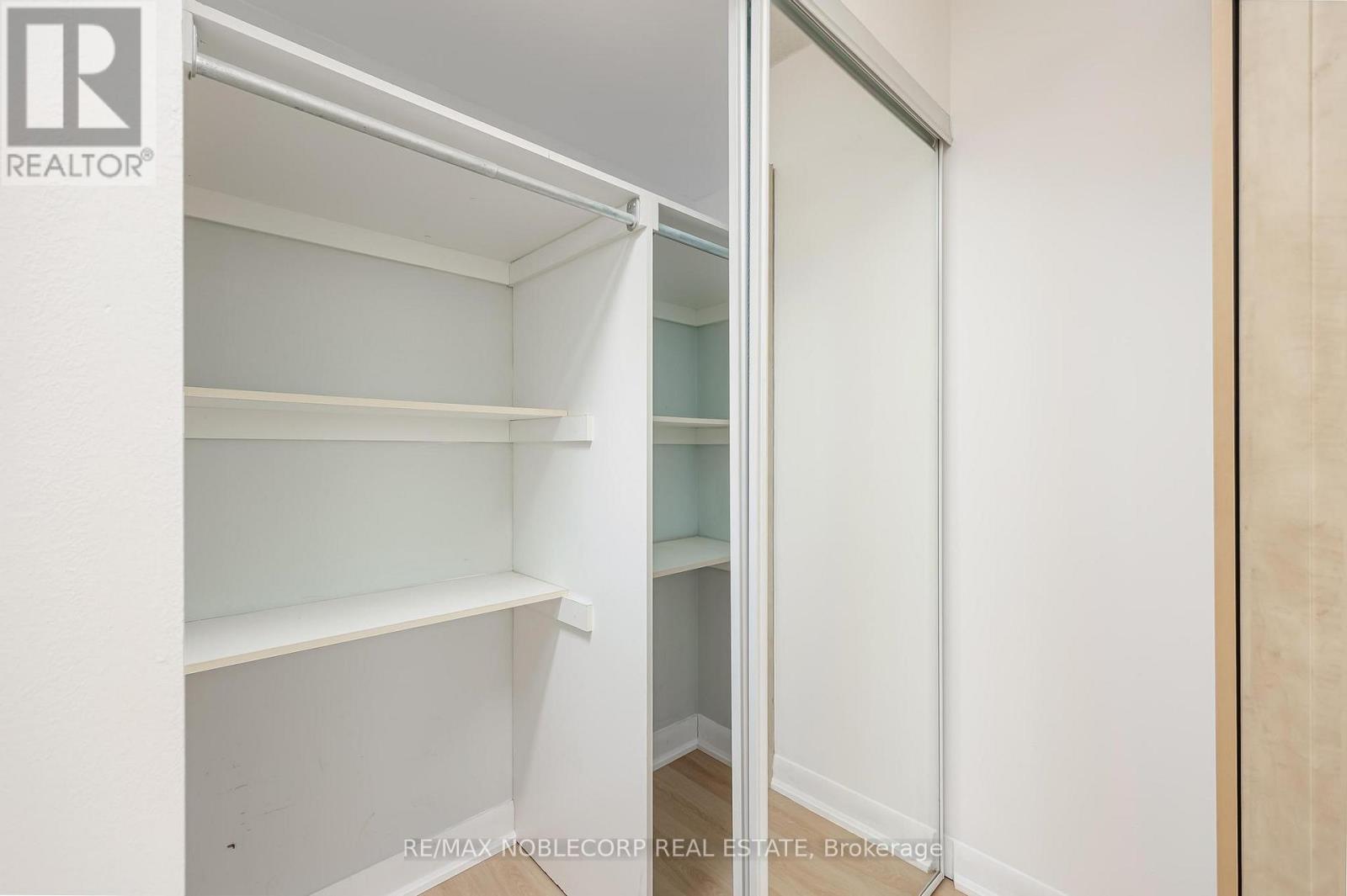 2109 - 33 Sheppard Avenue E, Toronto, Ontario  M2N 7K1 - Photo 11 - C12865762