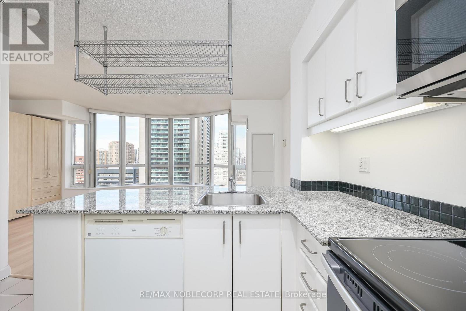 2109 - 33 Sheppard Avenue E, Toronto, Ontario  M2N 7K1 - Photo 6 - C12865762