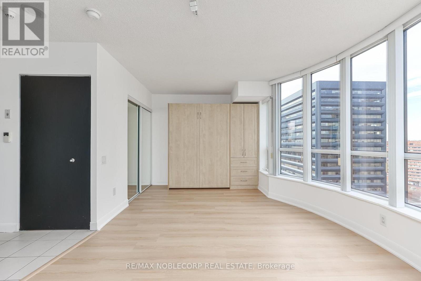 2109 - 33 Sheppard Avenue E, Toronto, Ontario  M2N 7K1 - Photo 7 - C12865762