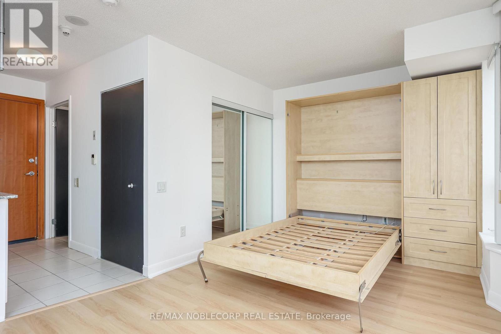 2109 - 33 Sheppard Avenue E, Toronto, Ontario  M2N 7K1 - Photo 9 - C12865762