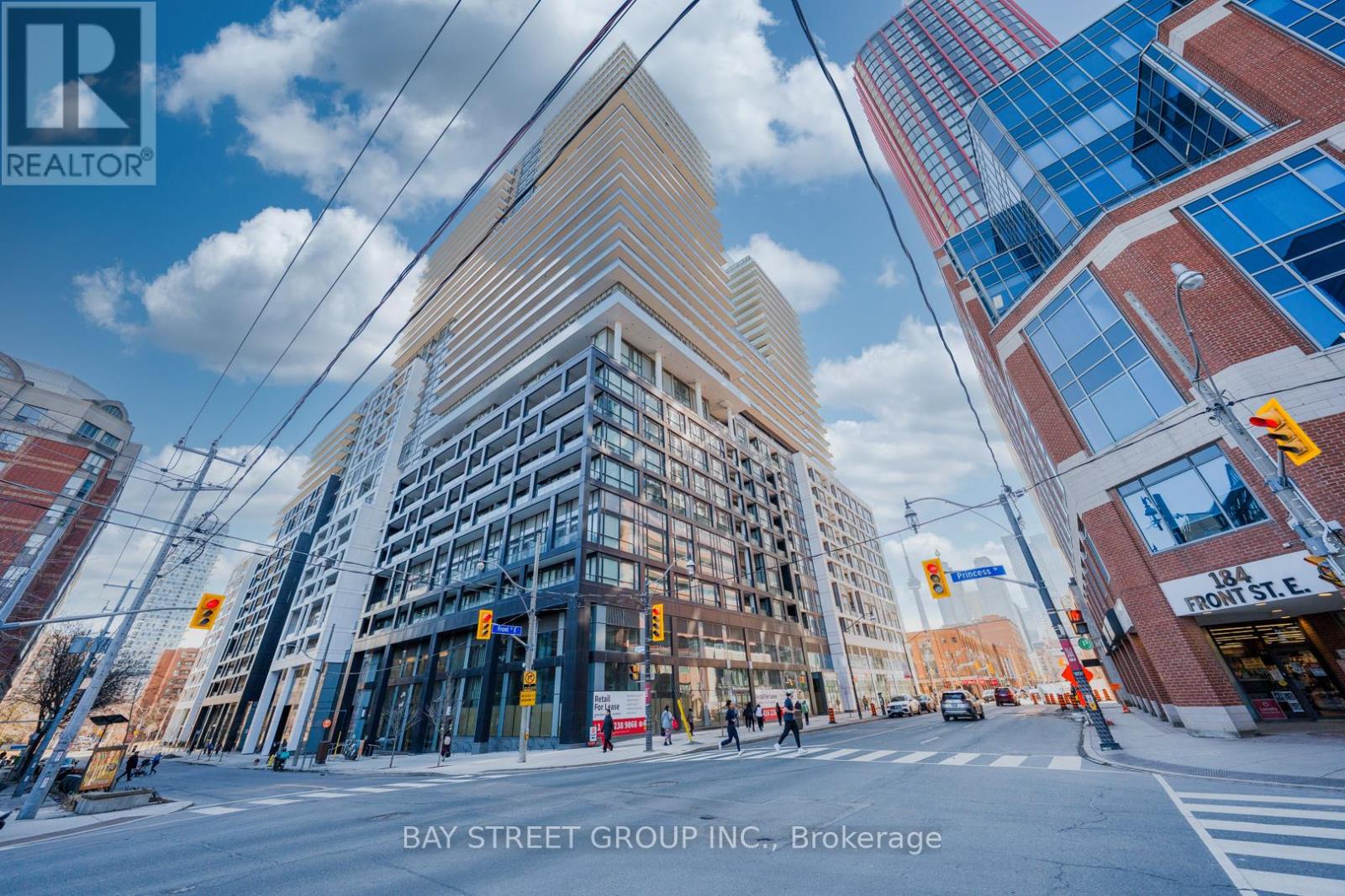 1227E - 70 PRINCESS STREET, Toronto, Ontario