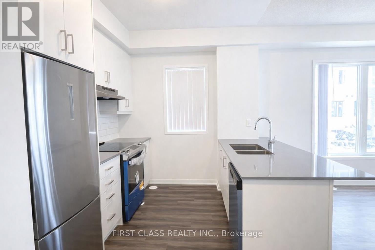 170 - 151 Honeycrisp Crescent, Vaughan (Vaughan Corporate Centre), Ontario  L4K 0N7 - Photo 2 - N12865774