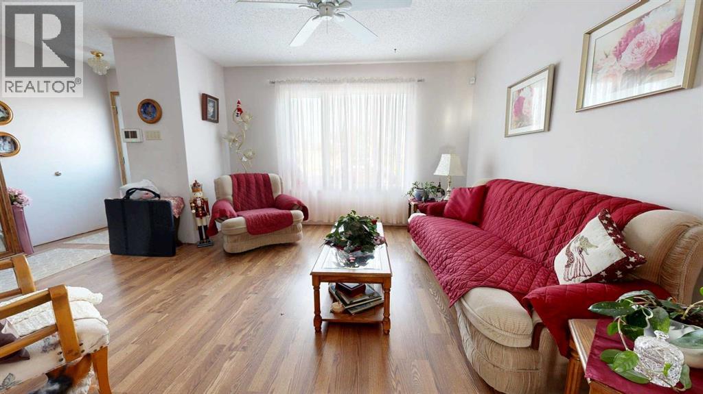 320 Leaside Avenue S, Lethbridge, Alberta  T1J 4J2 - Photo 4 - A2290688