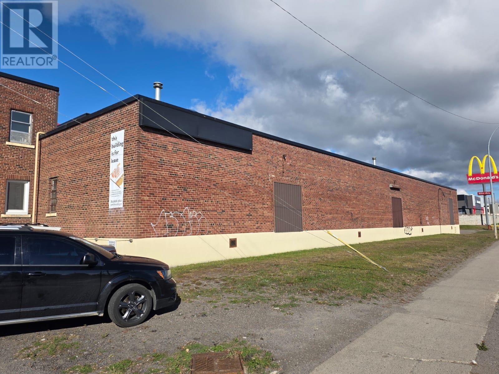 184 Camelot St, Thunder Bay, Ontario  P7A 4A9 - Photo 2 - TB253541