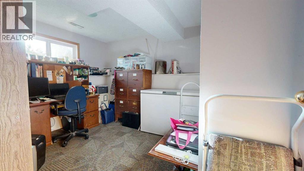 320 Leaside Avenue S, Lethbridge, Alberta  T1J 4J2 - Photo 22 - A2290688